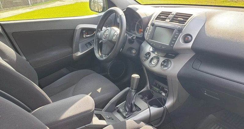 Toyota RAV4 cena 29900 przebieg: 310000, rok produkcji 2006 z Bobolice małe 7